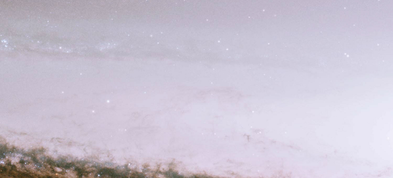 Illustration for article titled Tour This Gorgeous Hubble Photo of the Sombrero Galaxy